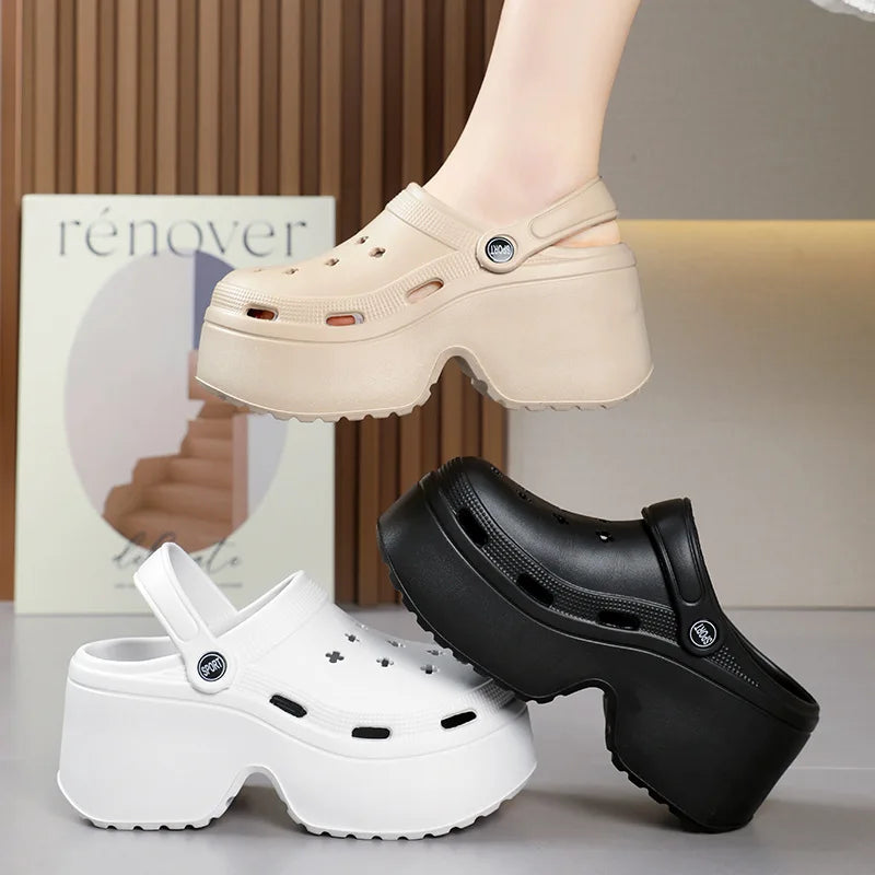 9CM grueso sandalias de las mujeres 2024 nuevas zapatillas de verano de tacón alto suave suela de playa zapatos de jardín al aire libre impermeable zapatos de agujero de las mujeres