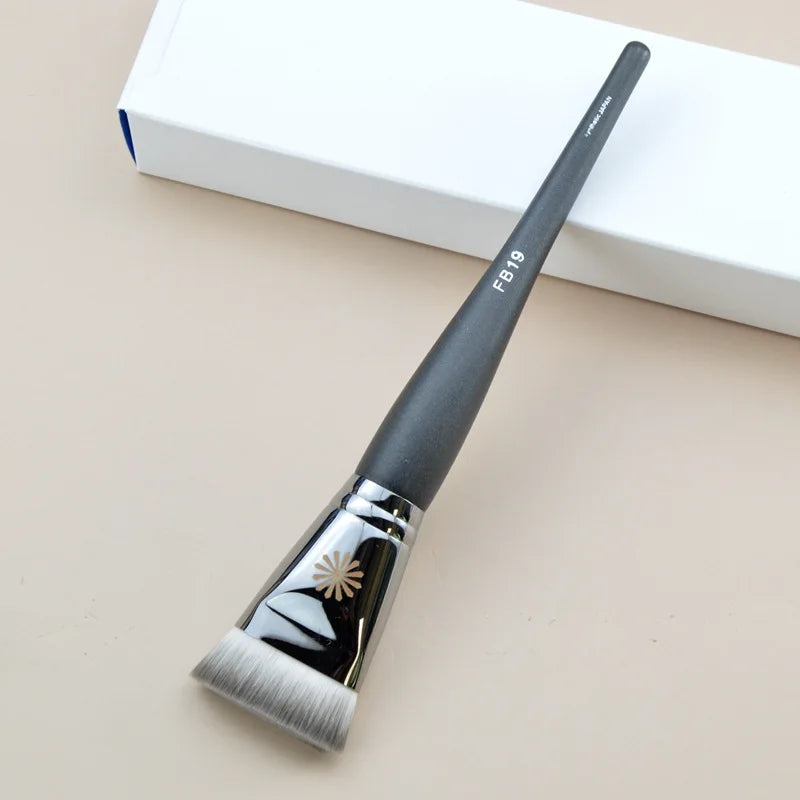 Brocha de Maquillaje Profesional Serie P para Polvo, Base y Ojos (1 Pz)
