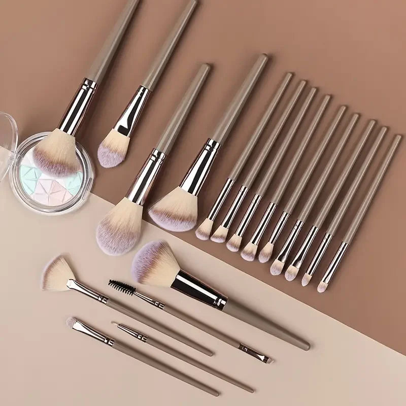 Kit de Brochas de Maquillaje Suaves de 3 a 20 Piezas para Rostro y Ojos con Brocha Kabuki