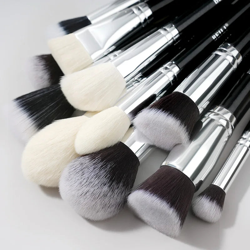 Kit de Brochas Profesionales de Pelo Natural de Cabra (30 Pzs) para Base, Polvo y Rubor