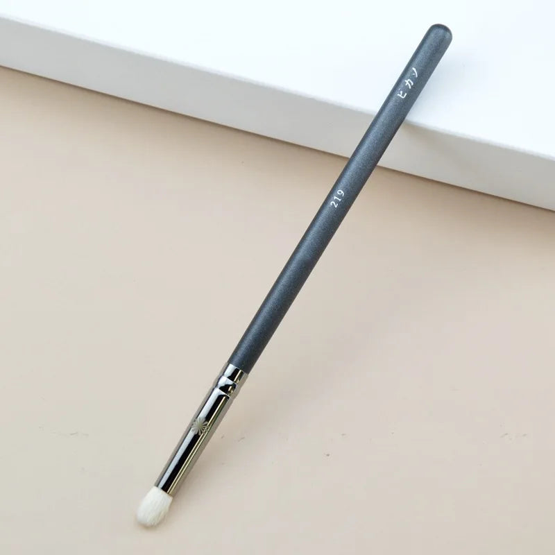 Brocha de Maquillaje Profesional Serie P para Polvo, Base y Ojos (1 Pz)