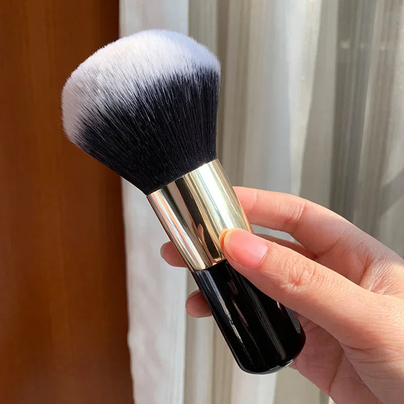 Brocha de Maquillaje Profesional Grande de Cerdas Suaves para Polvo y Rubor