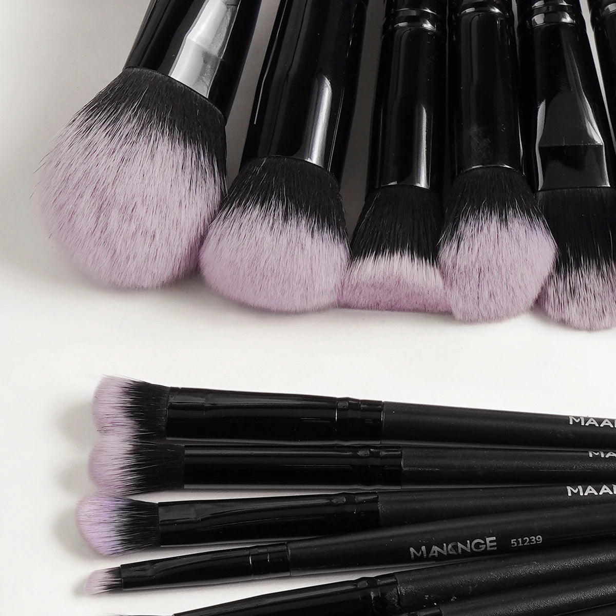 Kit de Brochas Profesionales MAANGE 18 Pzas + Borla para Polvo para Rostro y Ojos