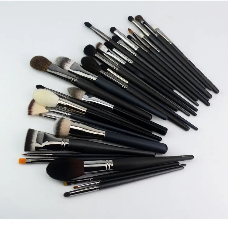 Brocha de Maquillaje Profesional Serie P para Polvo, Base y Ojos (1 Pz)