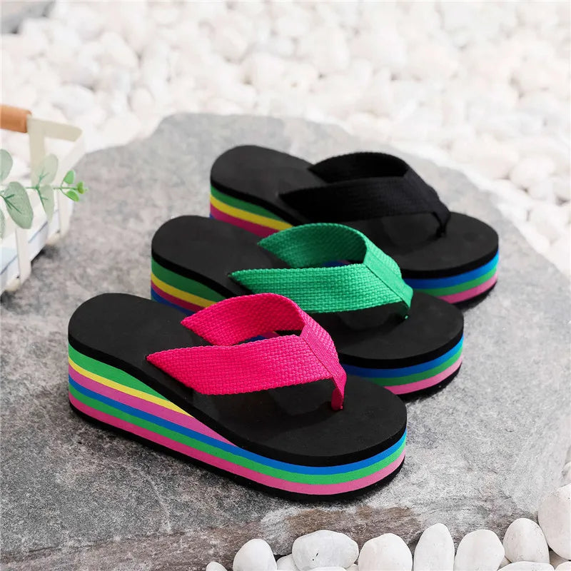 Mujeres Zapatillas de playa de verano Zapatos antideslizantes Señoras Cuñas Zapatillas Chanclas Sandalia Mujer Plataforma Zapato Chaussure Femme 2024