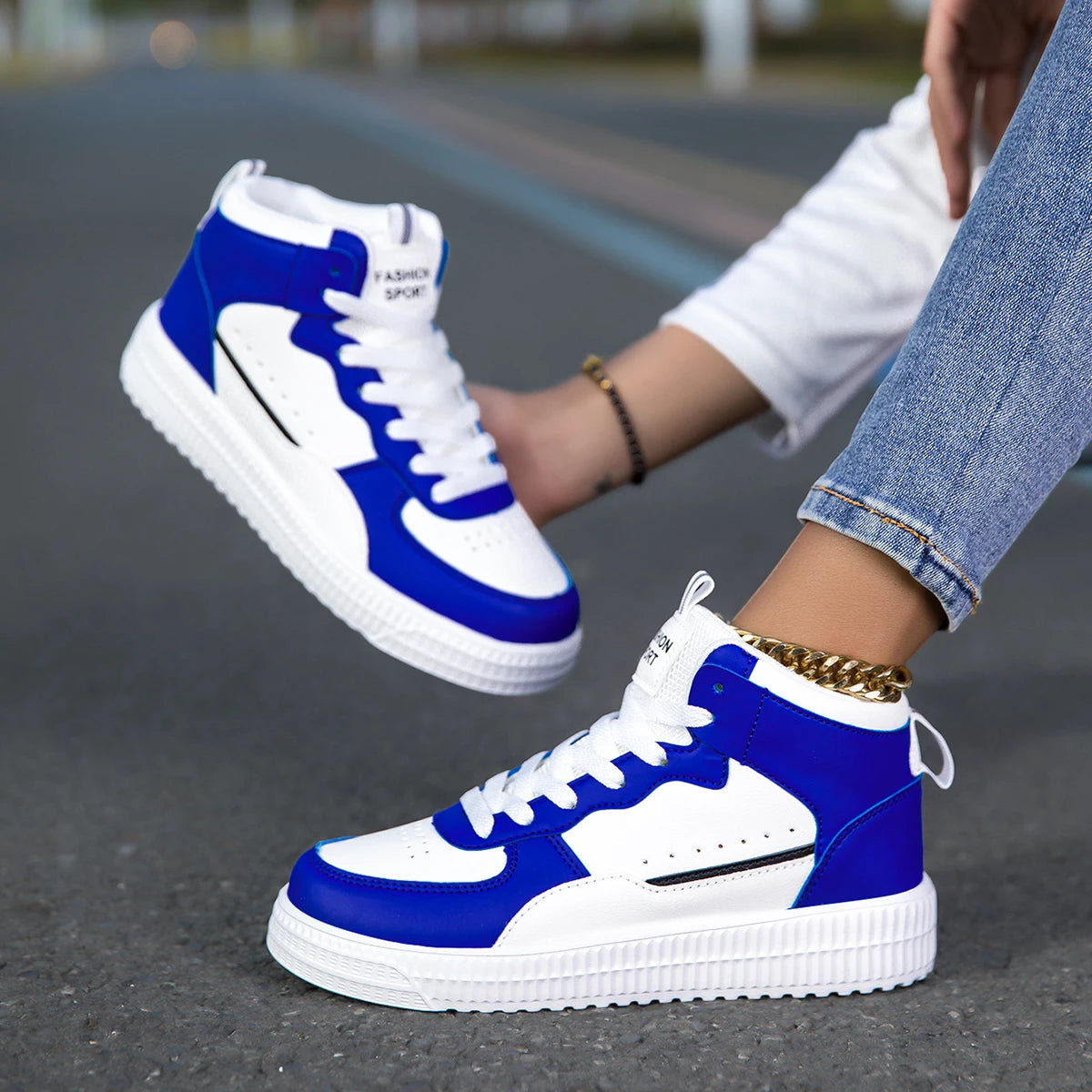Zapatos de trabajo casuales de los hombres de Four Seasons, Zapatillas de deporte blancas impermeables de cuero, estilo moderno de los hombres