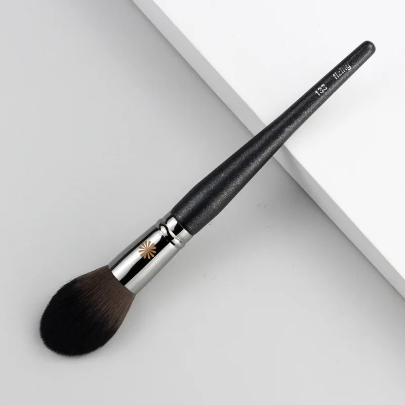 Brocha de Maquillaje Profesional Serie P para Polvo, Base y Ojos (1 Pz)
