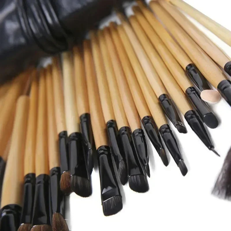 Kit de 24 Brochas de Maquillaje Profesionales para Base, Sombras y Polvo con Estuche
