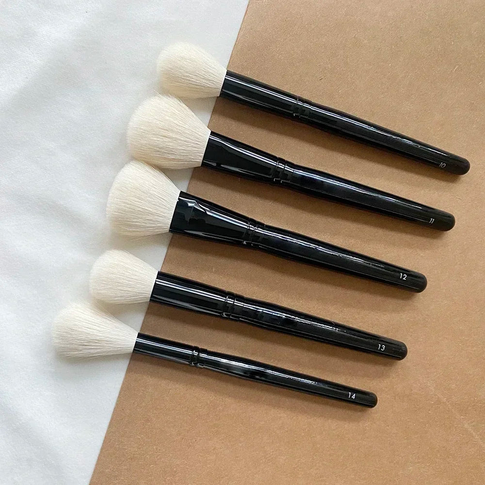 Brocha Facial Profesional WG de Pelo Natural de Cabra para Base en Crema, Polvo e Iluminador