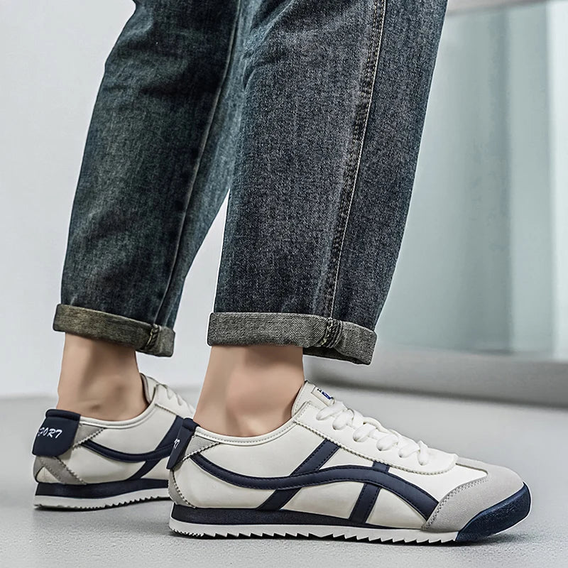 Zapatillas de deporte casuales de rayas de moda y versátiles para hombres, convenientes para salidas diarias y ropa de senderismo al aire libre