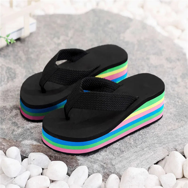 Mujeres Zapatillas de playa de verano Zapatos antideslizantes Señoras Cuñas Zapatillas Chanclas Sandalia Mujer Plataforma Zapato Chaussure Femme 2024
