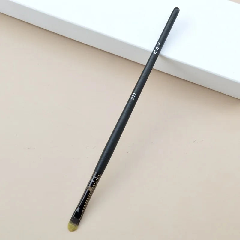 Brocha de Maquillaje Profesional Serie P para Polvo, Base y Ojos (1 Pz)