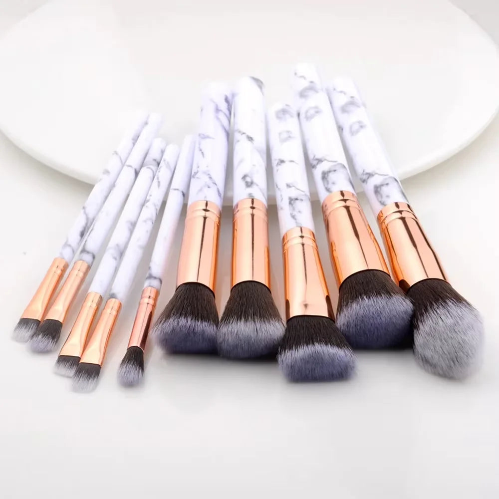 Kit de 10 Brochas de Maquillaje Portátiles para Principiantes con Mango de Cristal y Cosmetiquera