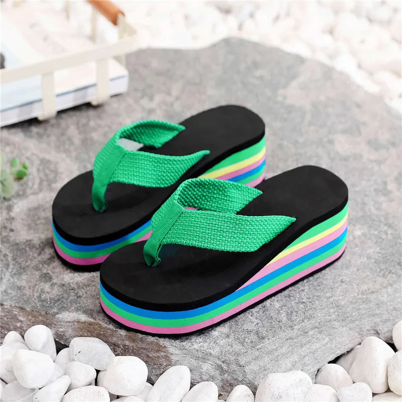Mujeres Zapatillas de playa de verano Zapatos antideslizantes Señoras Cuñas Zapatillas Chanclas Sandalia Mujer Plataforma Zapato Chaussure Femme 2024