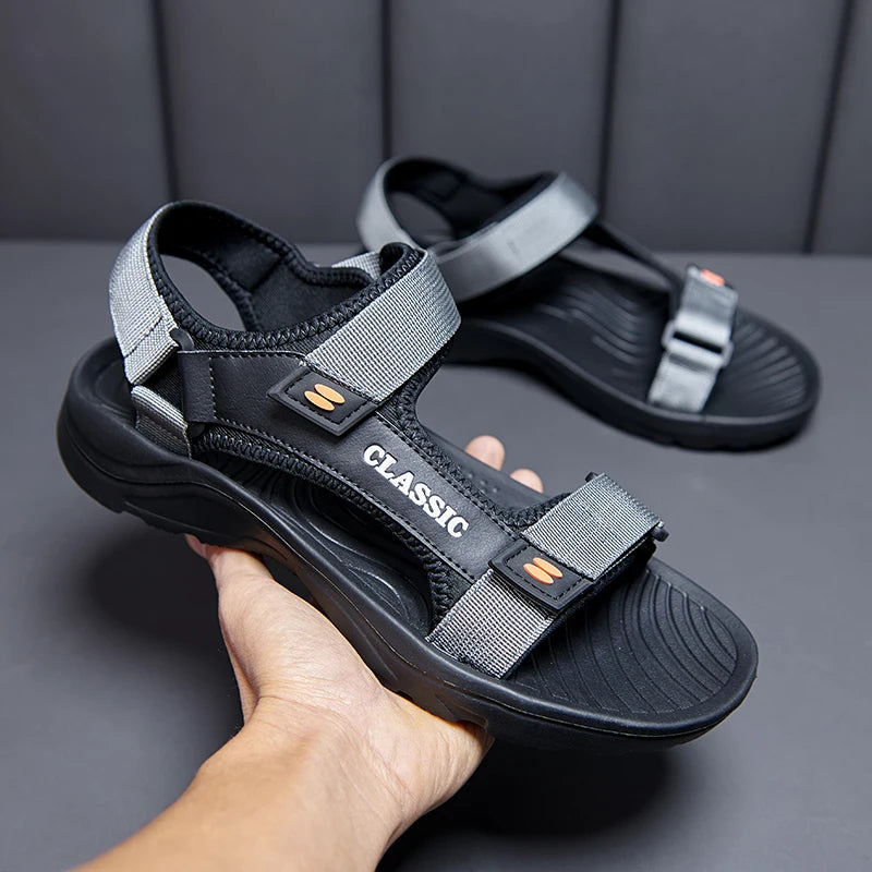 Sandalias de alta calidad Hombres Sandalias de playa Comfort Zapatos casuales Ligeros Verano de gran tamaño Sandalias para hombres Sandalias romanas cómodas