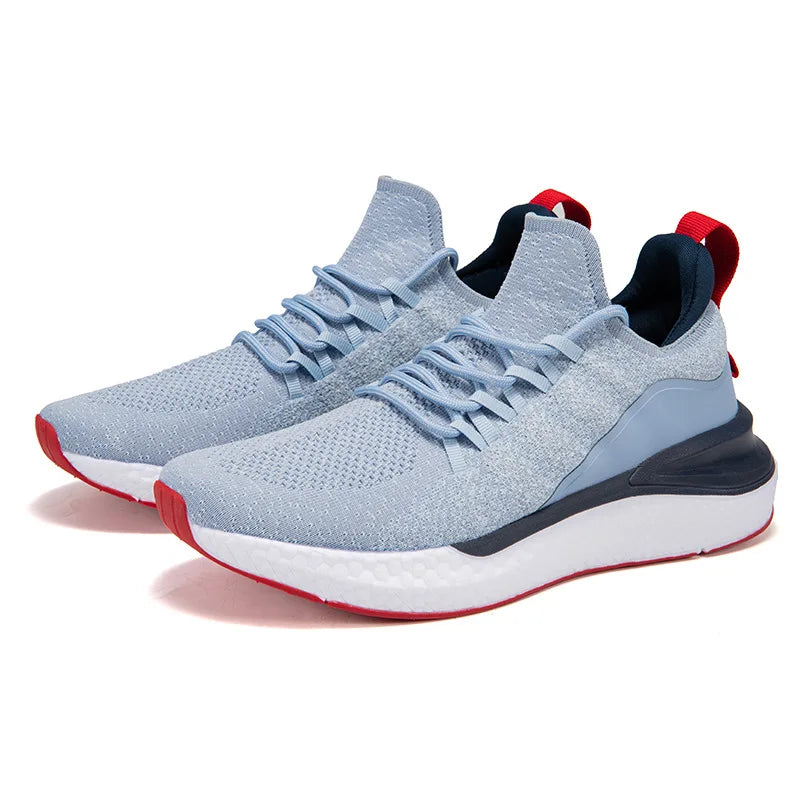 Zapatos casuales ligeros de moda de los hombres nuevos zapatos de running transpirables de tejido volador
