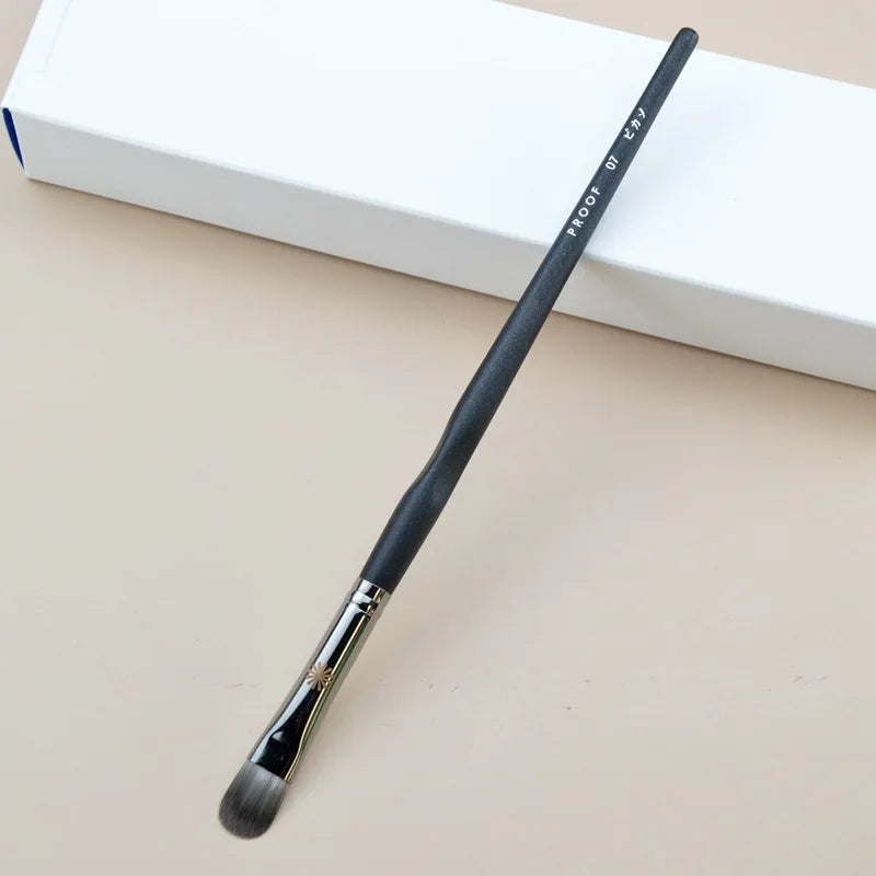 Brocha de Maquillaje Profesional Serie P para Polvo, Base y Ojos (1 Pz)