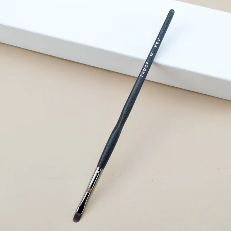 Brocha de Maquillaje Profesional Serie P para Polvo, Base y Ojos (1 Pz)