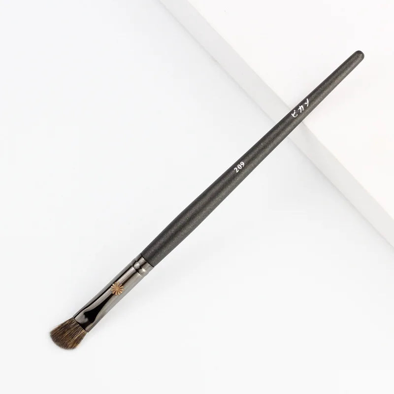 Brocha de Maquillaje Profesional Serie P para Polvo, Base y Ojos (1 Pz)
